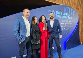 Paloma Moreda recibe el premio IMPORTANTES de ‘Diario Informacion’